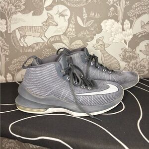 Nike Air Max Infuriate Grey/White Mens Size 8